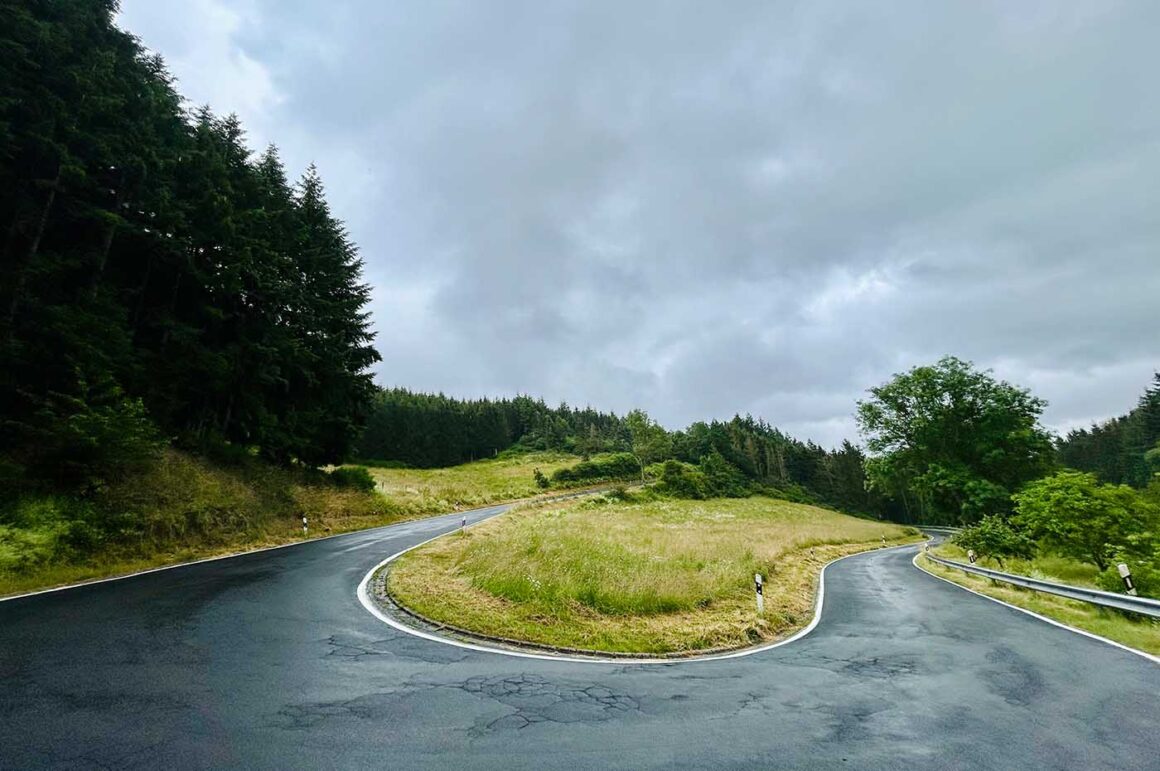 verlaten weg in de Eifel