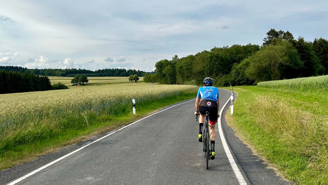 wielrenner in de Eifel